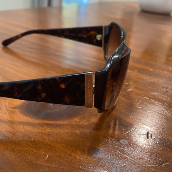 Burberry Sunglasses - Picture 2 of 7